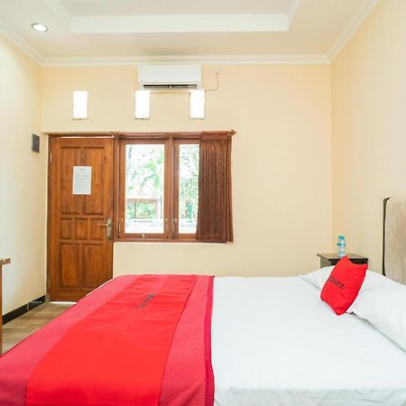 Reddoorz @ Panglima Sudirman Madiun Hotel Buitenkant foto