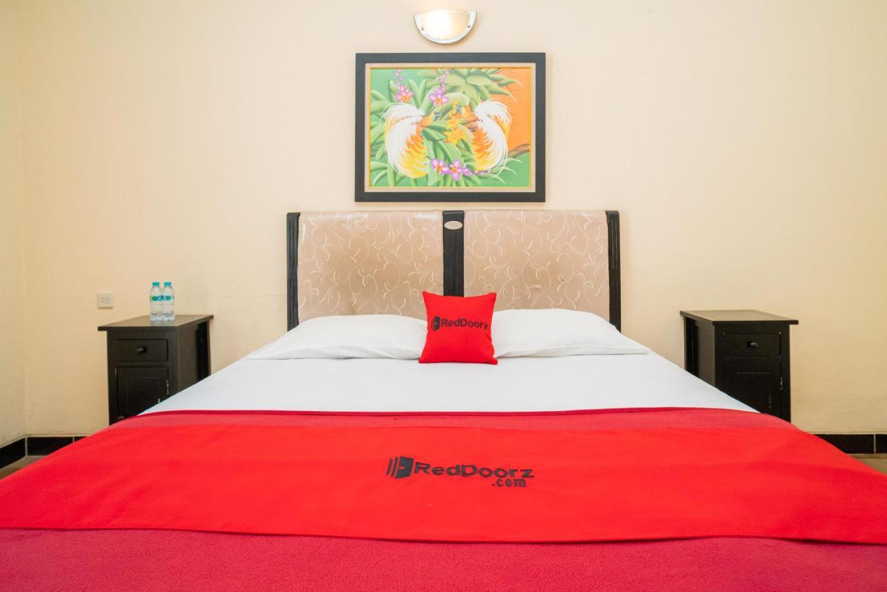 Reddoorz @ Panglima Sudirman Madiun Hotel Buitenkant foto