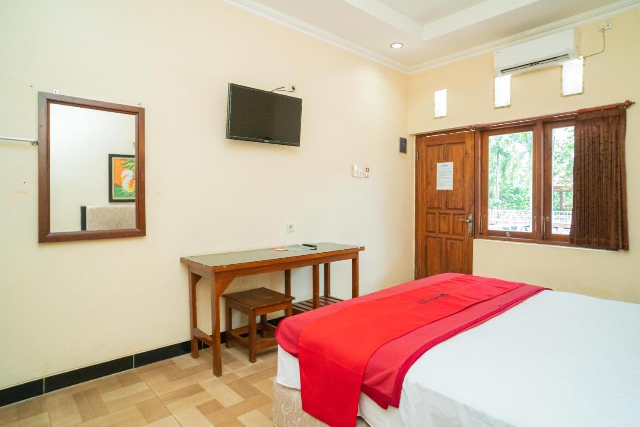 Reddoorz @ Panglima Sudirman Madiun Hotel Buitenkant foto
