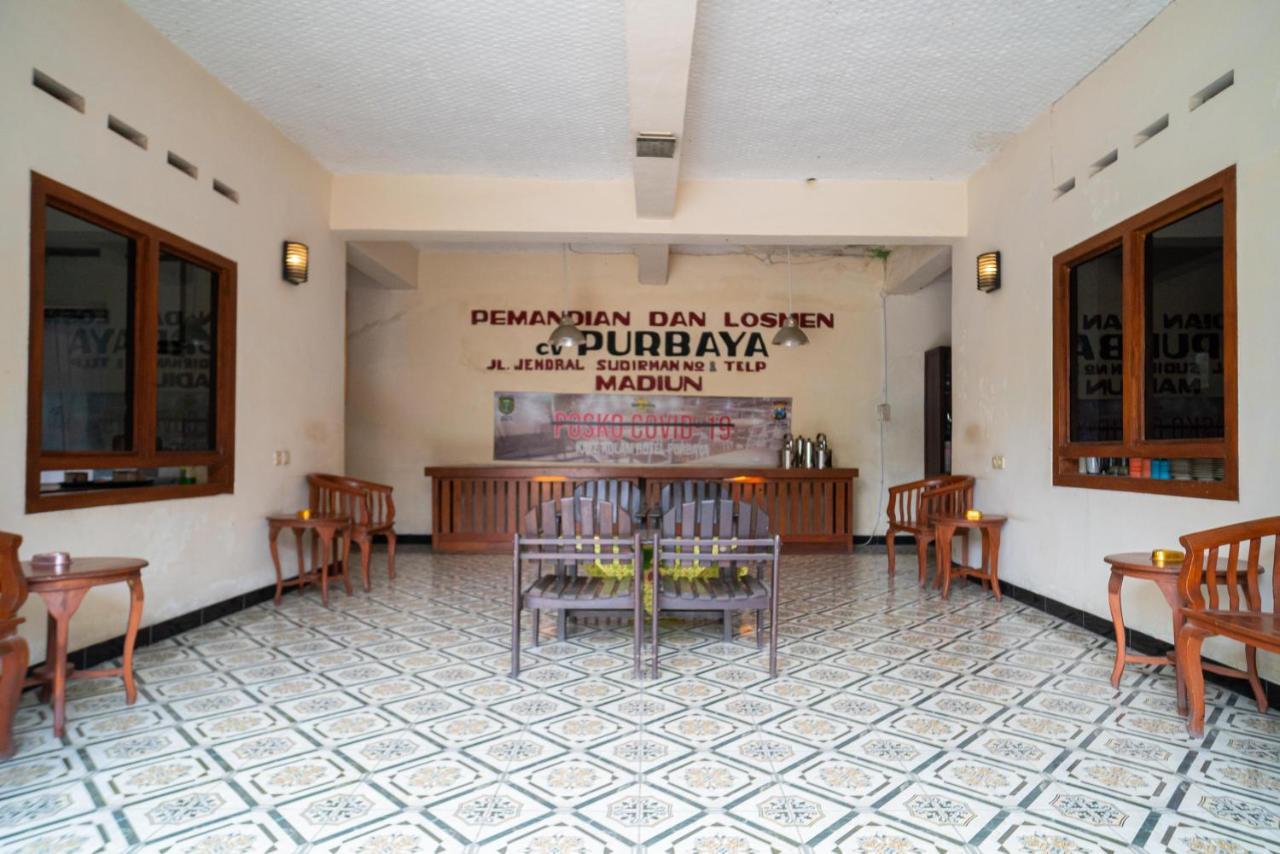 Reddoorz @ Panglima Sudirman Madiun Hotel Buitenkant foto
